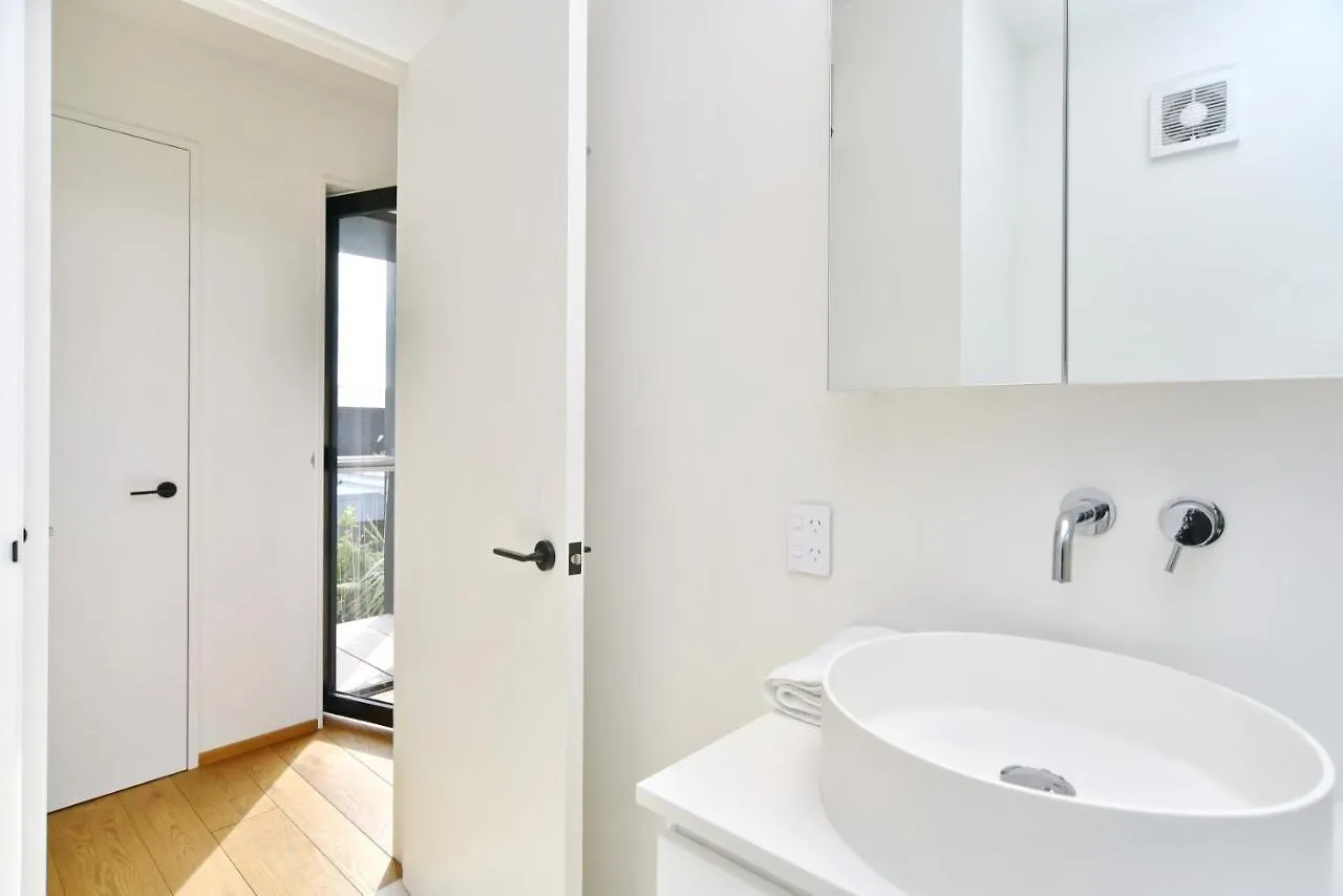 Esplanade Beach House - Christchurch Holiday Homes